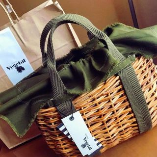 アングローバルショップ(ANGLOBAL SHOP)のお値下げしました★vegetal かごバッグ カーキ オリーブ★新品未使用(かごバッグ/ストローバッグ)