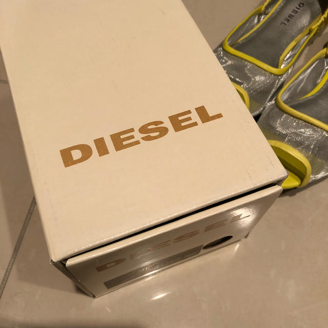 DIESEL(ディーゼル)の専用♡DIESELオープントウパンプス(イエロー) レディースの靴/シューズ(ハイヒール/パンプス)の商品写真