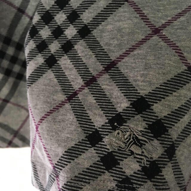 BURBERRY(バーバリー)のBURBERRY LONDONバーバリーロンドンTシャツ紫×黒ゴーシャロゴ刺繍 レディースのトップス(Tシャツ(半袖/袖なし))の商品写真