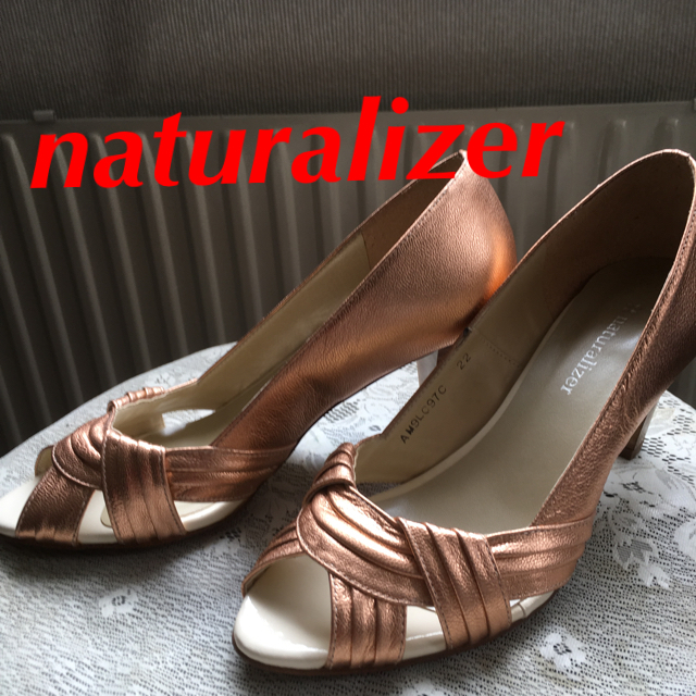 naturalizer パンプス ピンクゴールド 未使用 S レディースの靴/シューズ(ハイヒール/パンプス)の商品写真