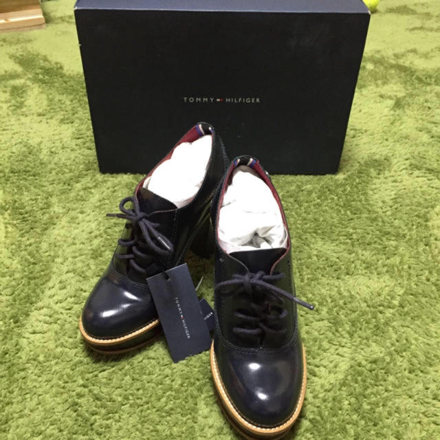 TOMMY HILFIGER(トミーヒルフィガー)の【引越の為処分】トミーフィルフィガー パンプス レディースの靴/シューズ(ハイヒール/パンプス)の商品写真