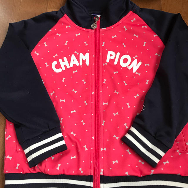 Champion(チャンピオン)のチャンピオン子供ジャージ上♪ キッズ/ベビー/マタニティのキッズ服女の子用(90cm~)(ジャケット/上着)の商品写真