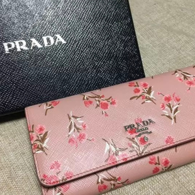 PRADA(プラダ)のプラダ 長財布 日本限定モデル レディースのファッション小物(財布)の商品写真