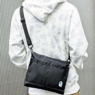 アベイシングエイプ(A BATHING APE)のエイプ ムック本 未開封(ショルダーバッグ)