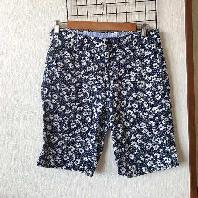 JOURNAL STANDARD(ジャーナルスタンダード)のジャーナルスタンダード 花柄 ハーフパンツ Sサイズ メンズのパンツ(ショートパンツ)の商品写真