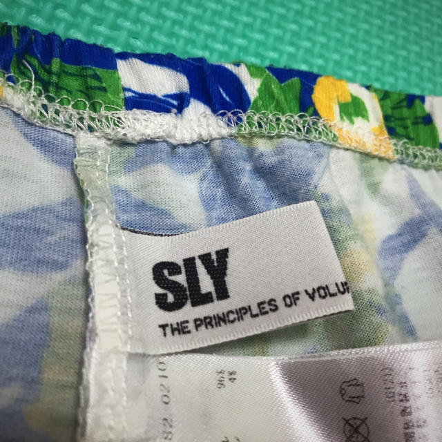 SLY(スライ)のSLY✧花柄 レギンス✧ レディースのレッグウェア(レギンス/スパッツ)の商品写真