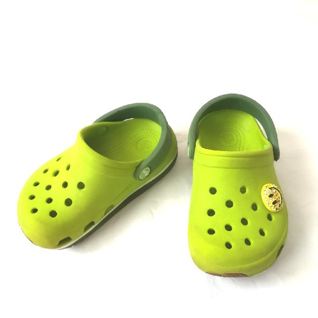 crocs(クロックス)の14.0cm☆crocsクロックスサンダル☆C6/7☆グリーン緑☆サマーシューズ キッズ/ベビー/マタニティのベビー靴/シューズ(~14cm)(サンダル)の商品写真