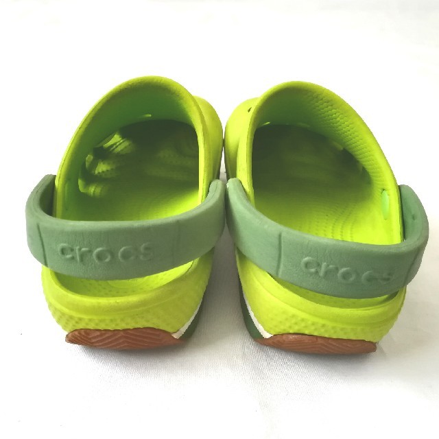 crocs(クロックス)の14.0cm☆crocsクロックスサンダル☆C6/7☆グリーン緑☆サマーシューズ キッズ/ベビー/マタニティのベビー靴/シューズ(~14cm)(サンダル)の商品写真