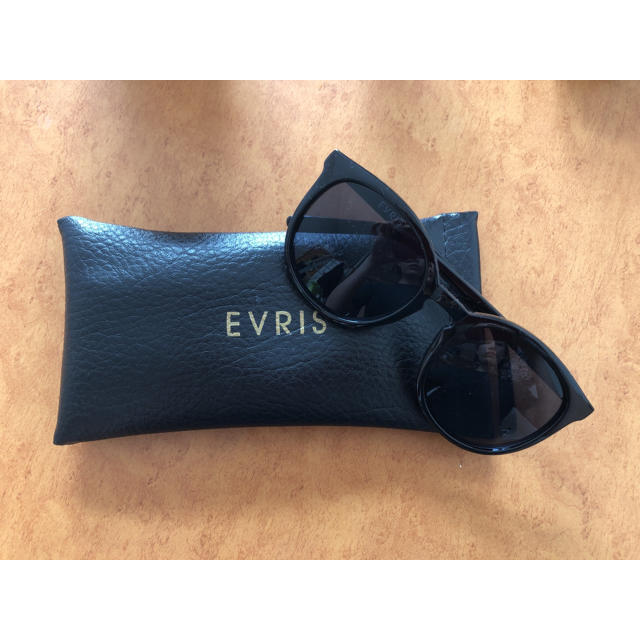 EVRIS(エヴリス)のEVRIS ボストンサングラス レディースのファッション小物(サングラス/メガネ)の商品写真