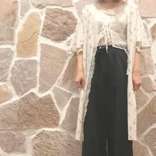 ダブルクローゼット(w closet)のw closet 花柄ロングカーディガン ホワイト size FREE (カーディガン)