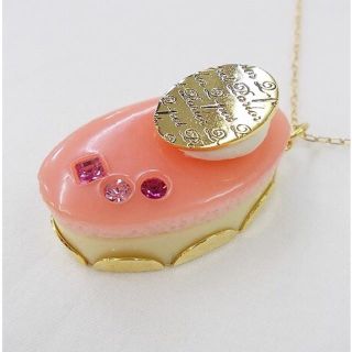 キューポット(Q-pot.)のQ-pot. プチストロベリークリームケーキのネックレス(ネックレス)