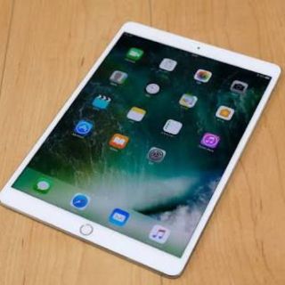 アイパッド(iPad)のipad pro 10.5  WiFiモデル (タブレット)