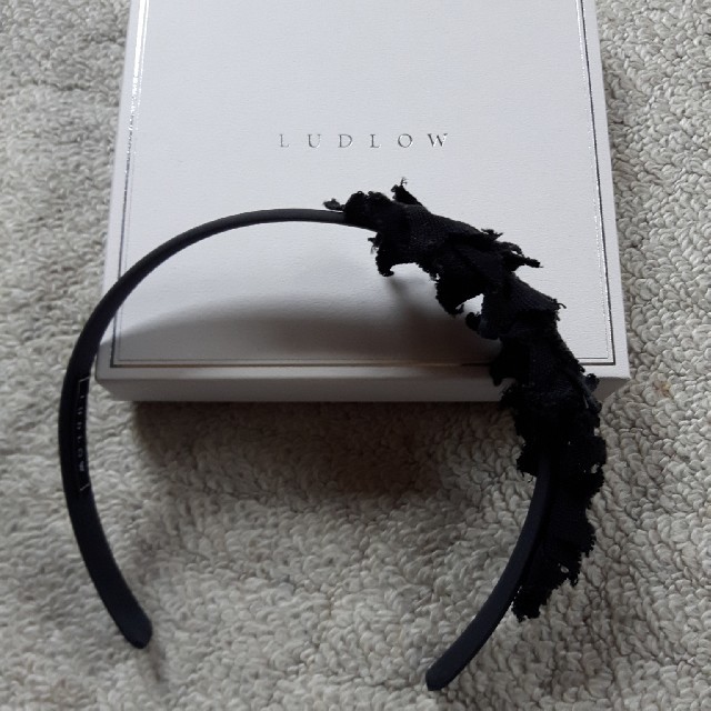 LUDLOW(ラドロー)のラドロー　カチューシャ レディースのヘアアクセサリー(カチューシャ)の商品写真