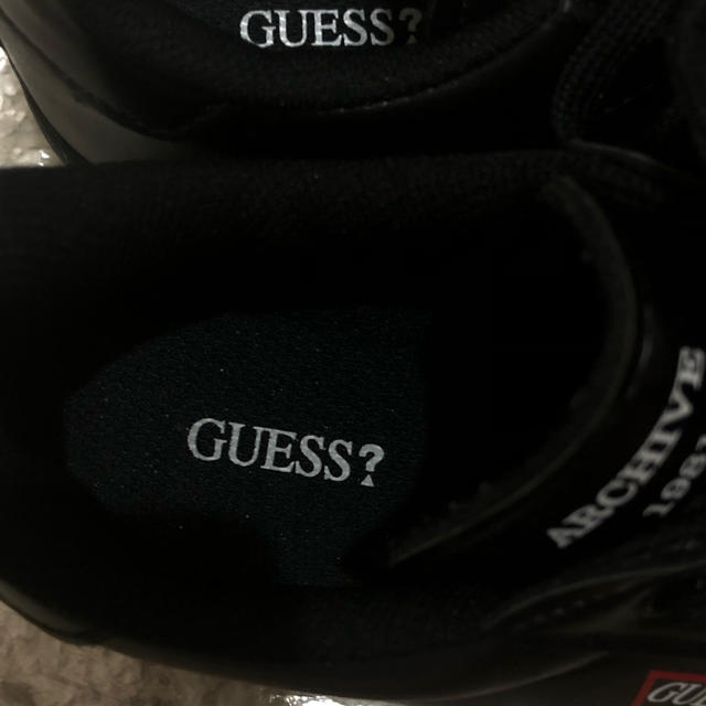 GUESS(ゲス)のGUESS スニーカー ブラック レディースの靴/シューズ(スニーカー)の商品写真