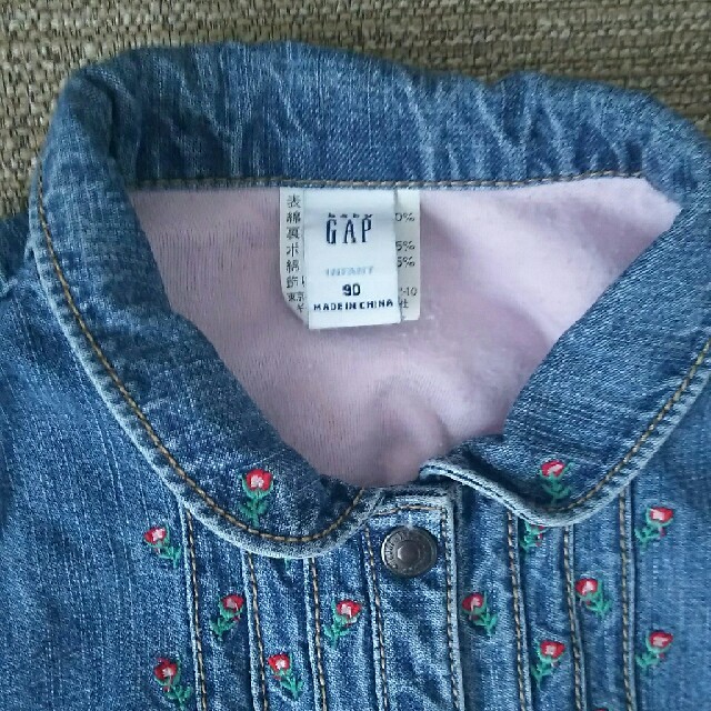 babyGAP(ベビーギャップ)のbabyGAP デニム ワンピース 90㎝ キッズ/ベビー/マタニティのキッズ服女の子用(90cm~)(ワンピース)の商品写真