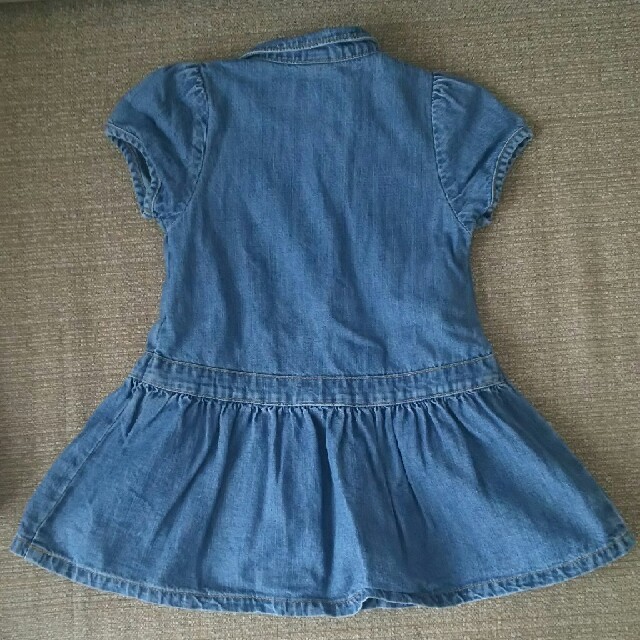 babyGAP(ベビーギャップ)のbabyGAP デニム ワンピース 90㎝ キッズ/ベビー/マタニティのキッズ服女の子用(90cm~)(ワンピース)の商品写真