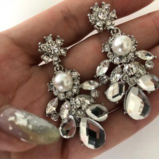 ピアス(ピアス)