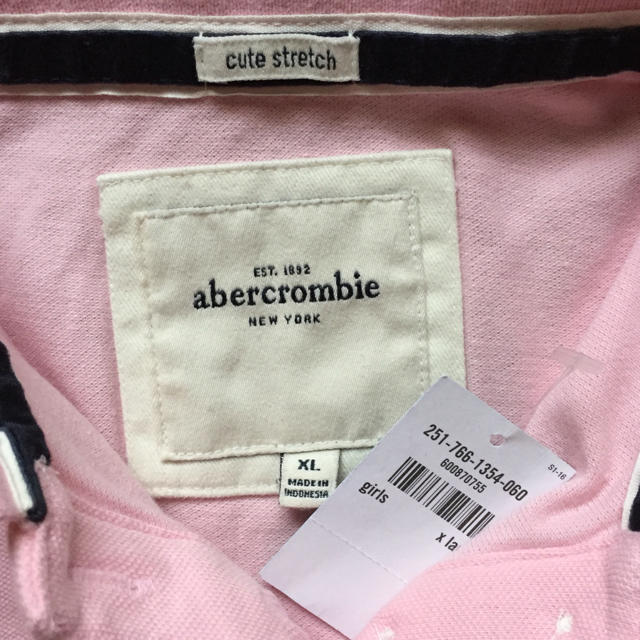 Abercrombie&Fitch(アバクロンビーアンドフィッチ)の未使用  アバクロ  ポロシャツ レディースのトップス(ポロシャツ)の商品写真