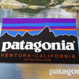 パタゴニア(patagonia)のパタゴニア patagonia 定番 ステッカー 黒パタゴニア 
(その他)