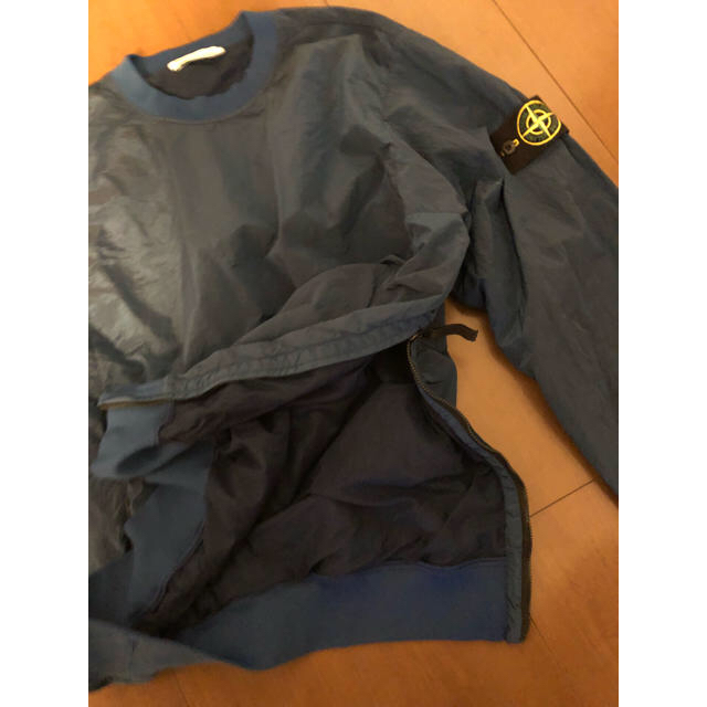 STONE ISLAND(ストーンアイランド)のpees様専用です！stone island ナイロンクルーネックプルオーバー メンズのジャケット/アウター(ナイロンジャケット)の商品写真