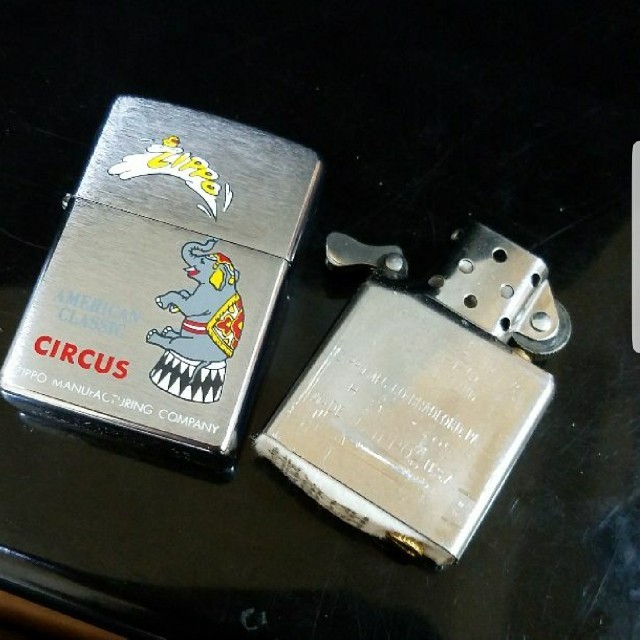 ZIPPO(ジッポー)の中古美品❤05H'Zippo❤サーカス❤オールドポスターデザイン❤送料無料 メンズのファッション小物(タバコグッズ)の商品写真