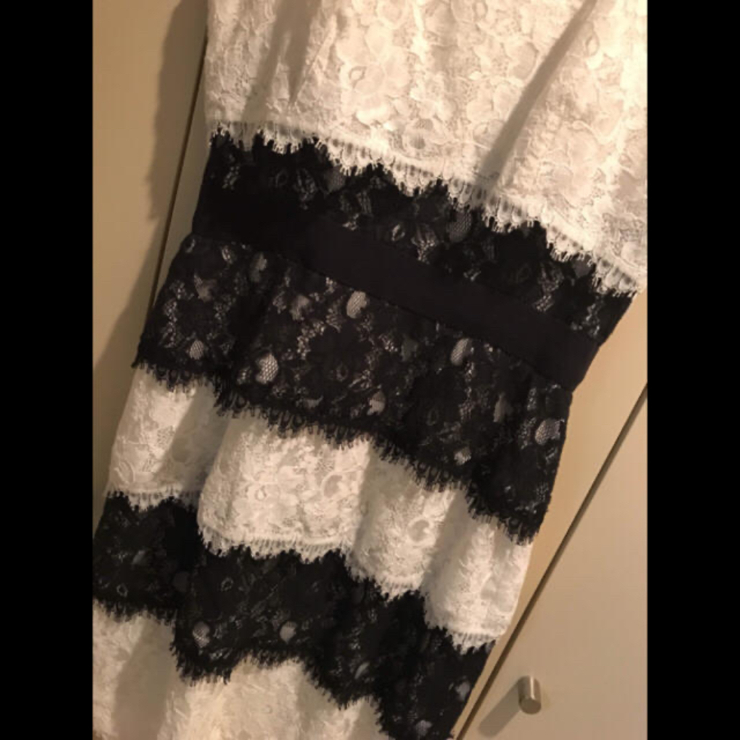 BCBGMAXAZRIA(ビーシービージーマックスアズリア)の再値下げ BCBG レース ワンピース バイカラー レディースのワンピース(ひざ丈ワンピース)の商品写真