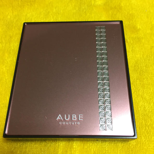 AUBE couture(オーブクチュール)の最終値引き❗️オーブデザインプレッションアイズ ブラウン系新品未使用 コスメ/美容のベースメイク/化粧品(アイシャドウ)の商品写真