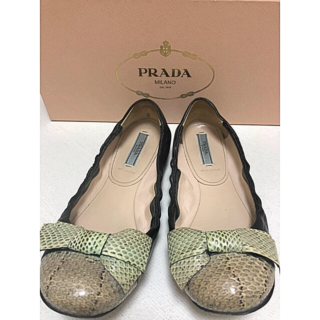 PRADA(プラダ)のPRADA フラットシューズ パイソン 35サイズ レディースの靴/シューズ(その他)の商品写真