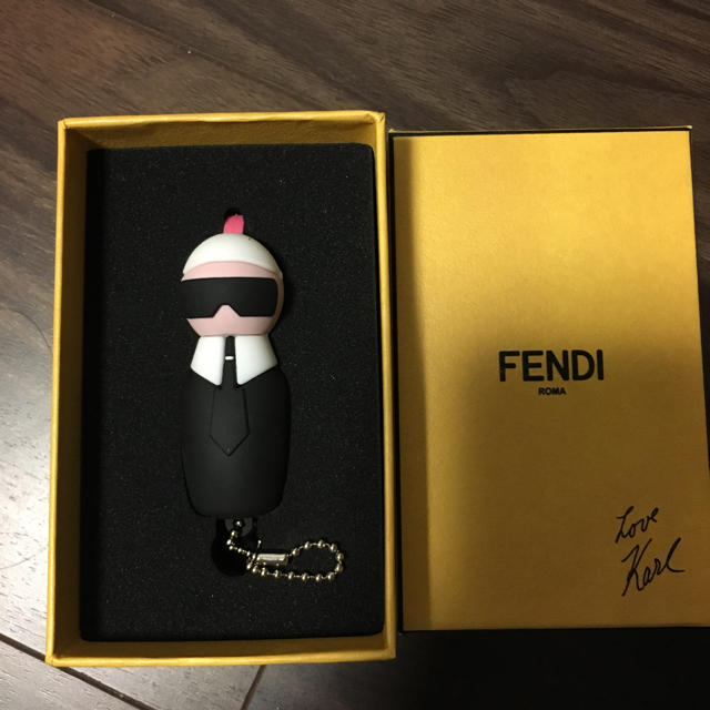 FENDI(フェンディ)のFENDI USB レディースのファッション小物(その他)の商品写真