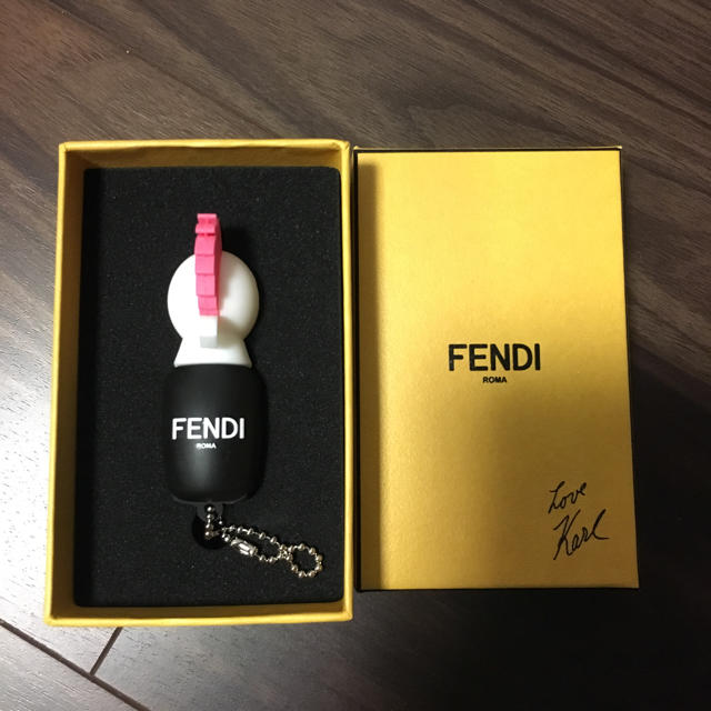 FENDI(フェンディ)のFENDI USB レディースのファッション小物(その他)の商品写真