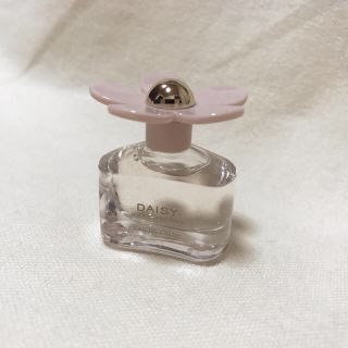 マークジェイコブス(MARC JACOBS)のDAISY EAU SO FRESH ミニボトル(香水(女性用))