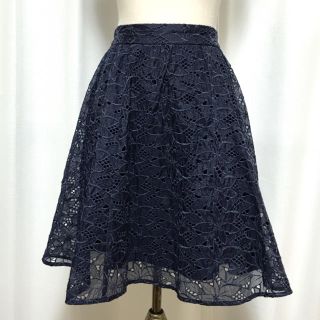 ジルバイジルスチュアート(JILL by JILLSTUART)の【未使用・美品♡】ジルバイ☆ネイビー フラワーレースフレアスカート(ひざ丈スカート)