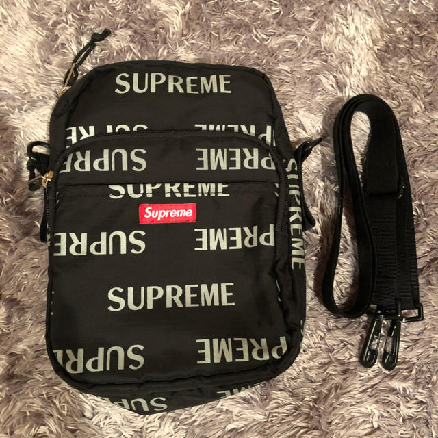 Supremeショルダーバック