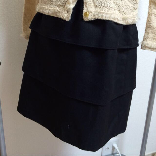 ViS(ヴィス)の三段フリルスカート レディースのスカート(ひざ丈スカート)の商品写真