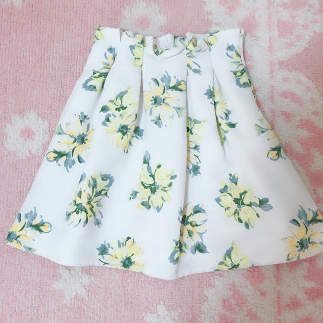 MERCURYDUO(マーキュリーデュオ)のMERCURYDUO 花柄 スカート ♡ レディースのスカート(ミニスカート)の商品写真