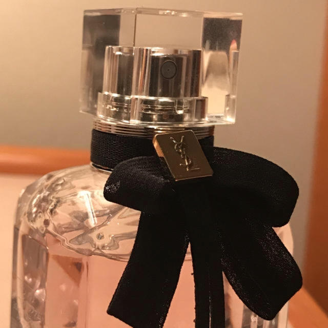 Saint Laurent(サンローラン)のイブサンローラン モンパリ コスメ/美容の香水(香水(女性用))の商品写真