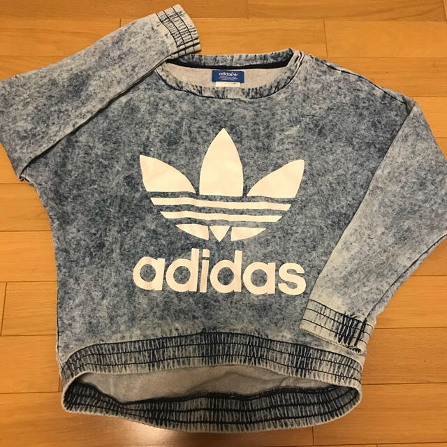 adidas(アディダス)のadidas デニム風スウェット レディースのトップス(トレーナー/スウェット)の商品写真