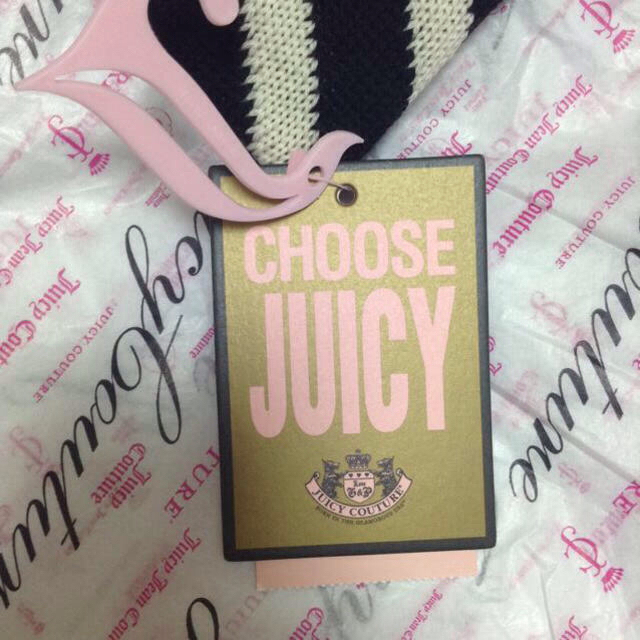 Juicy Couture(ジューシークチュール)のジューシーの黒白帽子 レディースの帽子(ニット帽/ビーニー)の商品写真