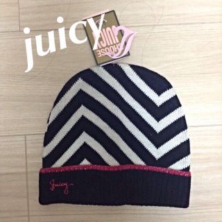 ジューシークチュール(Juicy Couture)のジューシーの黒白帽子(ニット帽/ビーニー)