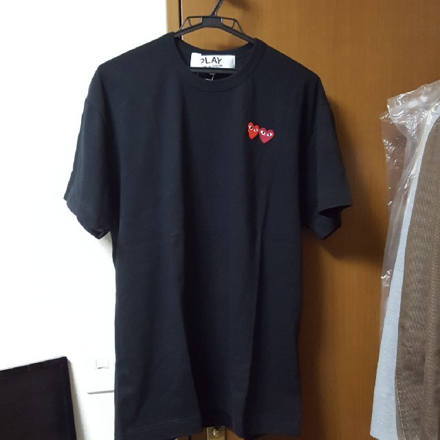 COMME des GARCONS(コムデギャルソン)のCOMME des GARCONS　新作　play tシャツ メンズのトップス(Tシャツ/カットソー(半袖/袖なし))の商品写真