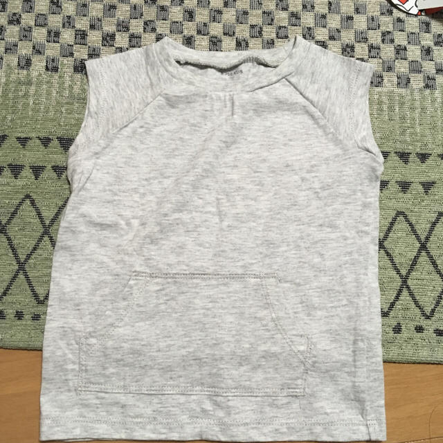 Old Navy(オールドネイビー)のタンクトップ Tシャツ カットソー シャツ 半袖 ティーシャツ キッズ/ベビー/マタニティのベビー服(~85cm)(Ｔシャツ)の商品写真