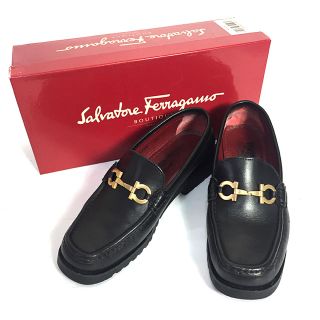 サルヴァトーレフェラガモ(Salvatore Ferragamo)のフェラガモ  ローファー ガンチーニ レザー ブラック(ローファー/革靴)