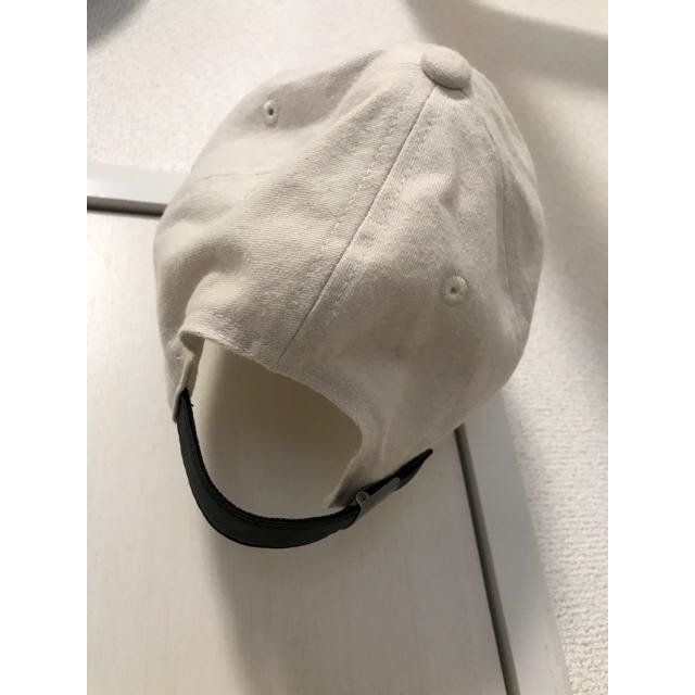 GU(ジーユー)のシンプル白キャップ レディースの帽子(キャップ)の商品写真
