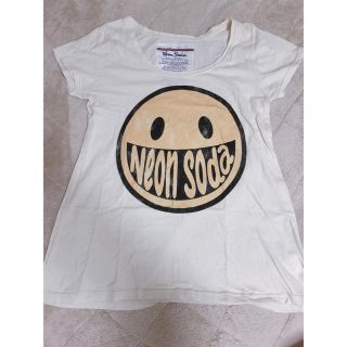 ネオンソーダ(Neon Soda)のにこちゃんTシャツ(Tシャツ(半袖/袖なし))