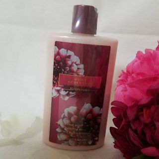 ヴィクトリアズシークレット(Victoria's Secret)のヴィクトリアシークレット☆PURE SEDUCTION☆ボディローション新品(ボディローション/ミルク)