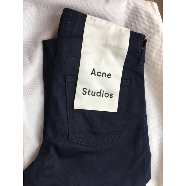 ACNE (アクネ)