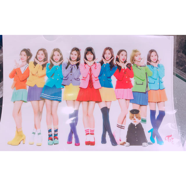 TWICE クリアファイル シールセット 非売品♡ エンタメ/ホビーのCD(K-POP/アジア)の商品写真