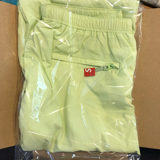 Supreme(シュプリーム)の値下げ！最安値！ supreme warm up pants Mサイズ メンズのパンツ(ワークパンツ/カーゴパンツ)の商品写真