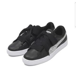 プーマ(PUMA)のPumaバスケットハート　グリッター　スニーカー(スニーカー)