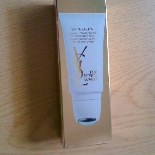 Yves Saint Laurent Beaute(イヴサンローランボーテ)の未使用　イヴサンローラン　美容液 コスメ/美容のスキンケア/基礎化粧品(美容液)の商品写真